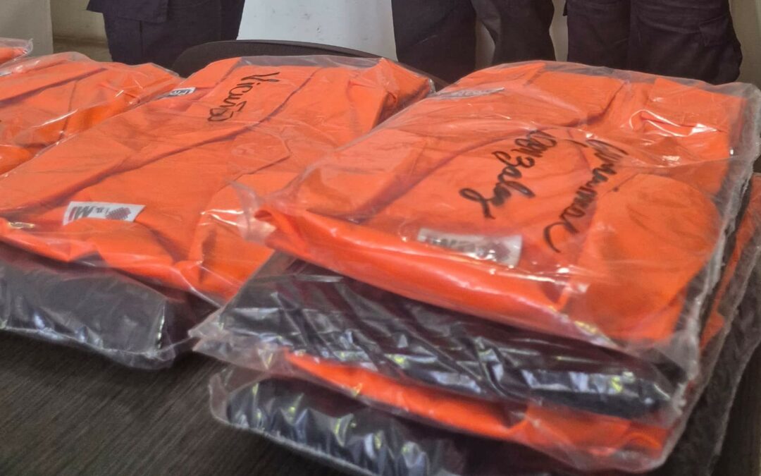 La Gestión del Director Marcos Acevedo y el Alcalde Adrián Romero Fortalece a Protección Civil con la Dotación de Uniformes